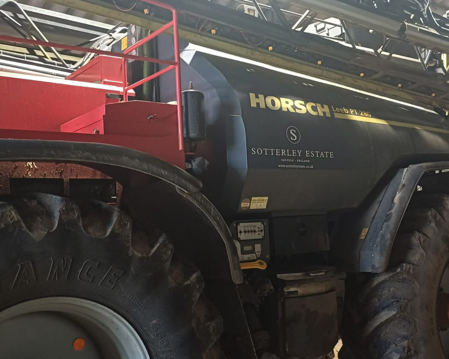farm-machinery-sign-writing