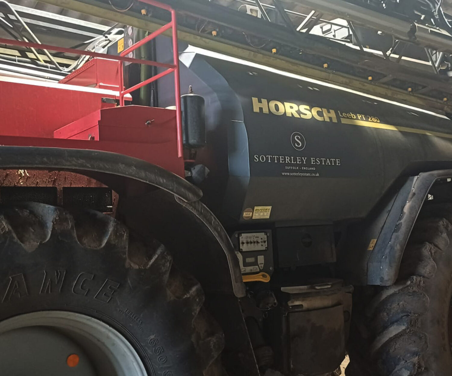 farm-machinery-sign-writing