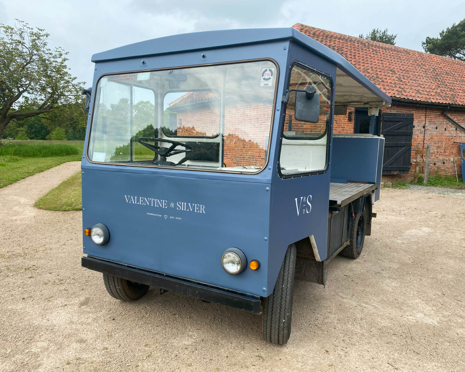 vintage-vehicle-wrap-lowestoft