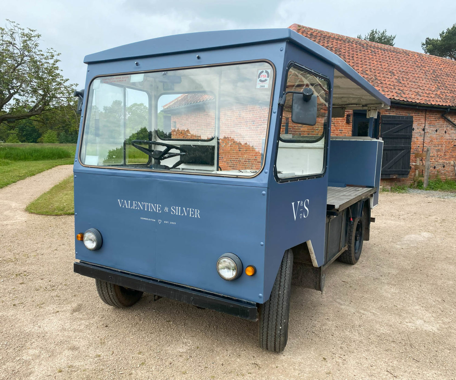 vintage-vehicle-wrap-lowestoft