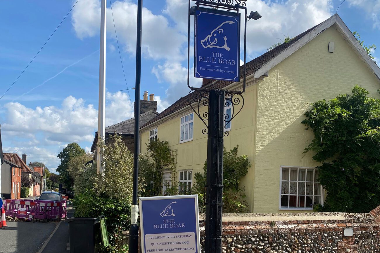 pub-swing-signs-lowestoft