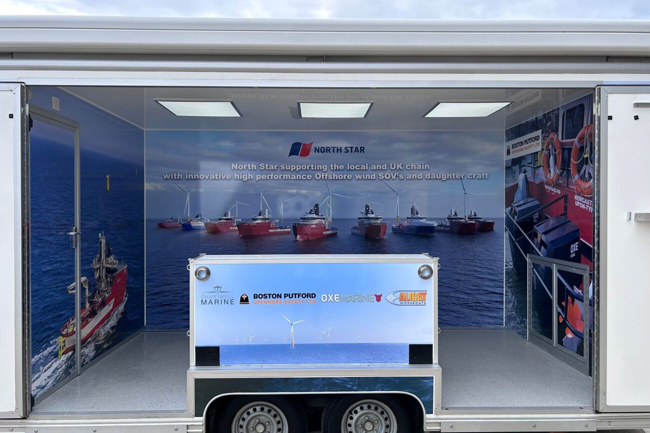 exhibition-trailer-sign-writing